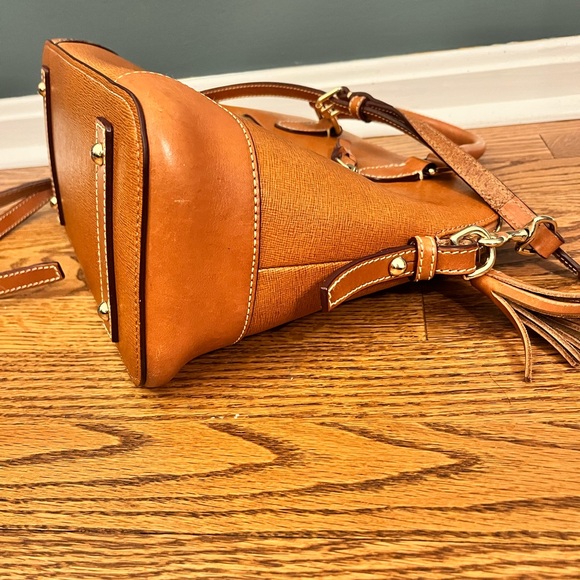 Dooney & Bourke Pebble Grain Zip Zip Satchel in caramel with crossbody - Picture 3 of 16